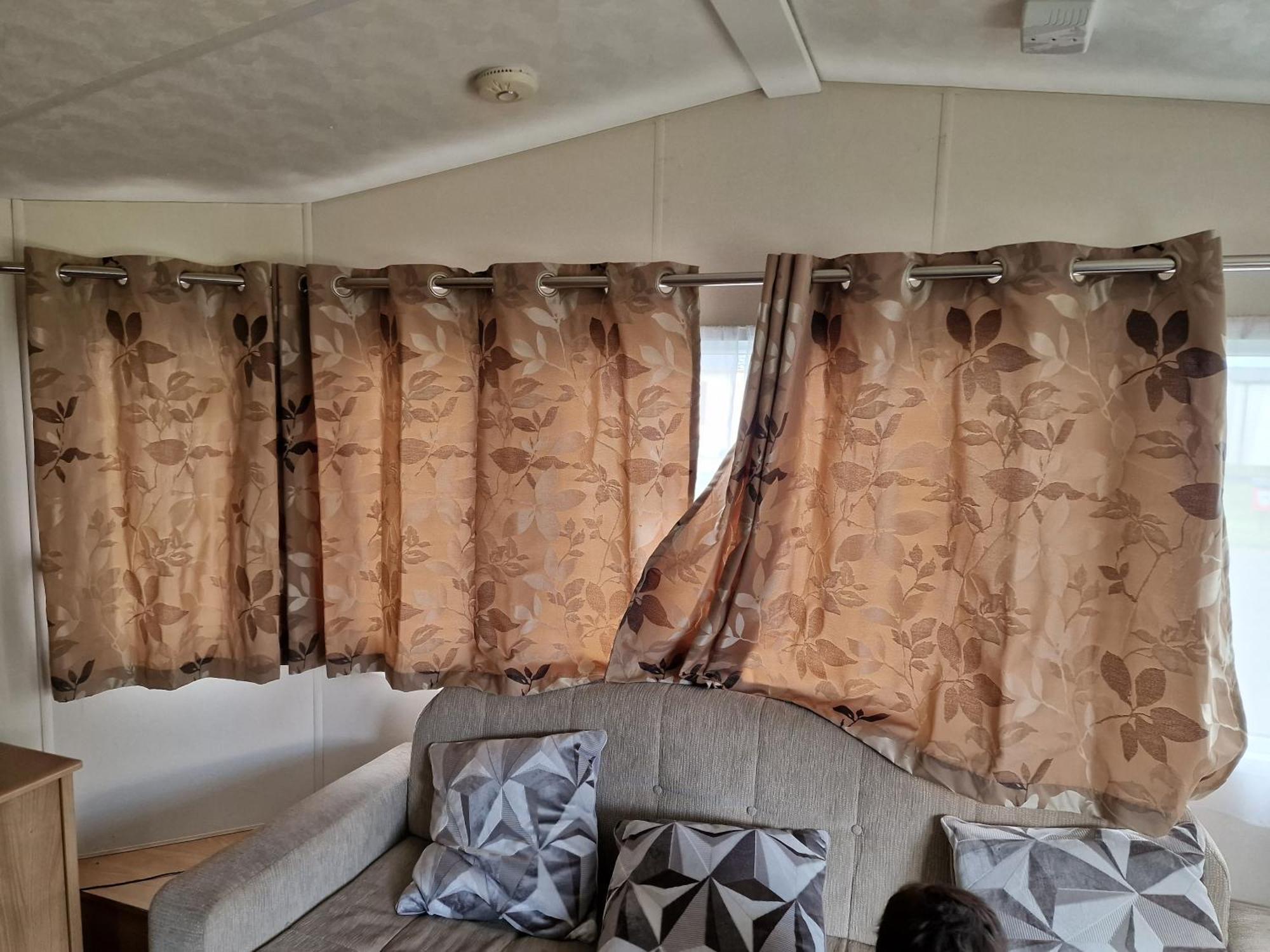 Plot 203 Paris Hotel Рил Екстериор снимка