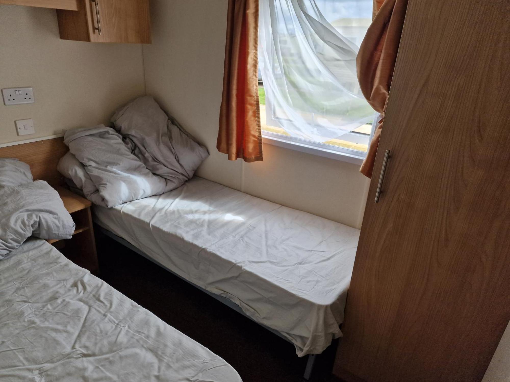 Plot 203 Paris Hotel Рил Екстериор снимка